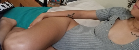 caramelbaby98 onlyfans leaked picture 2