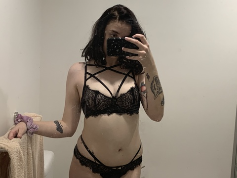 miss.violette7 onlyfans leaked picture 2