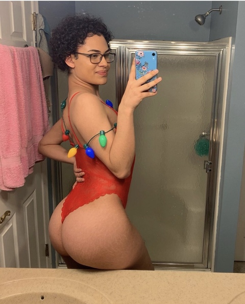 thickdiamondd onlyfans leaked picture 2